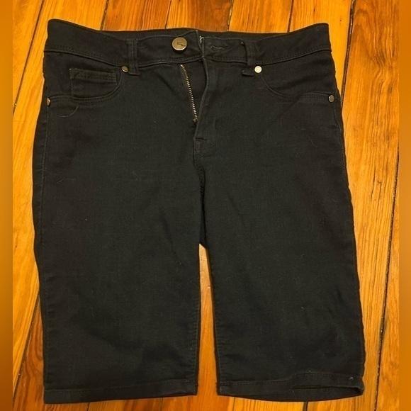 1822 Navy Blue Stretchy jean shorts - Picture 1 of 3
